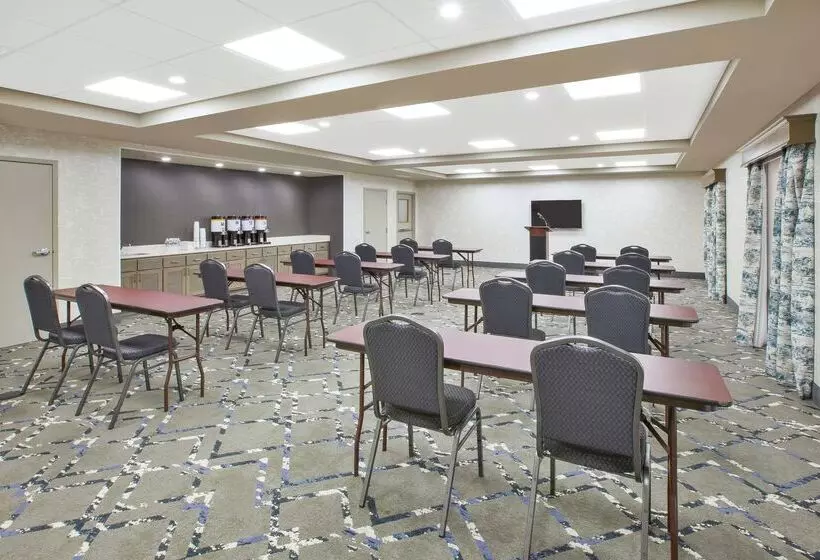 Hotelli Hampton Inn & Suites Oakwood Village-cleveland