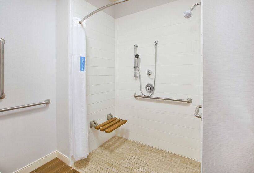 فندق Hampton Inn & Suites Oakwood Village-cleveland