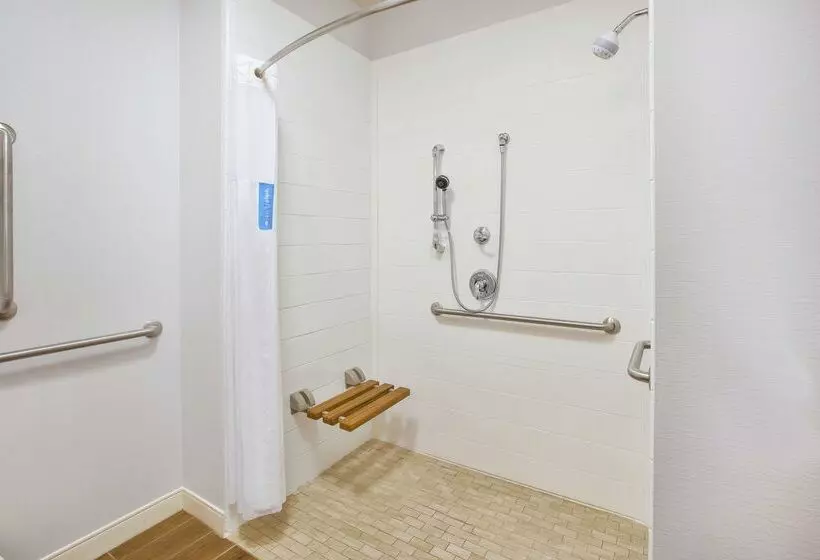 Hotelli Hampton Inn & Suites Oakwood Village-cleveland