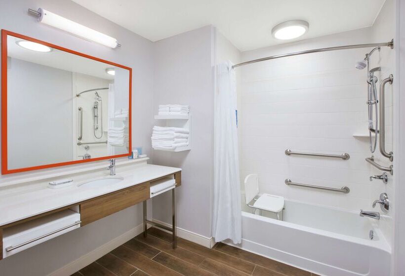 فندق Hampton Inn & Suites Oakwood Village-cleveland