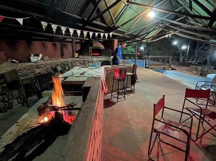 هتل Lentswe Lodge