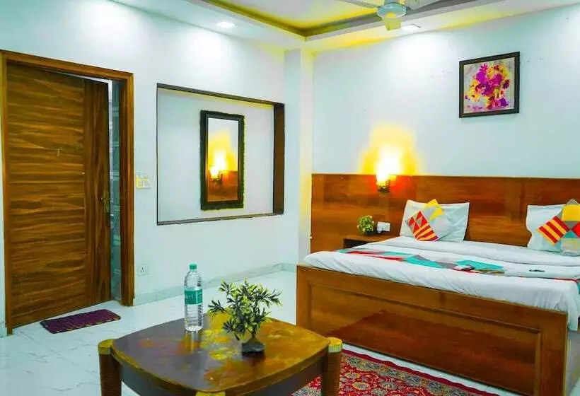 ホテル Roomshala 089 Green Palace