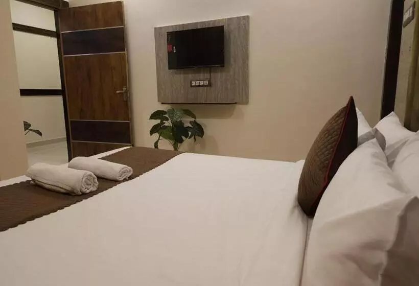 ホテル Sky International  Airport Zone Hyderabad