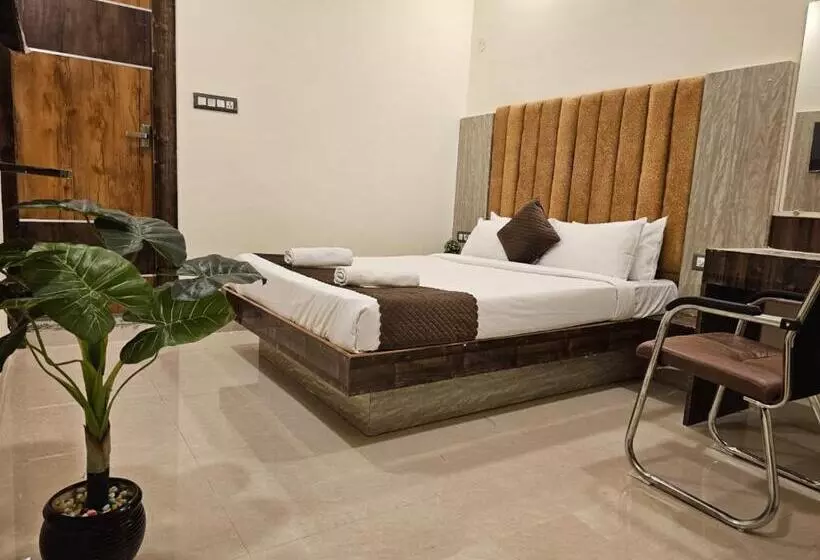 ホテル Sky International  Airport Zone Hyderabad