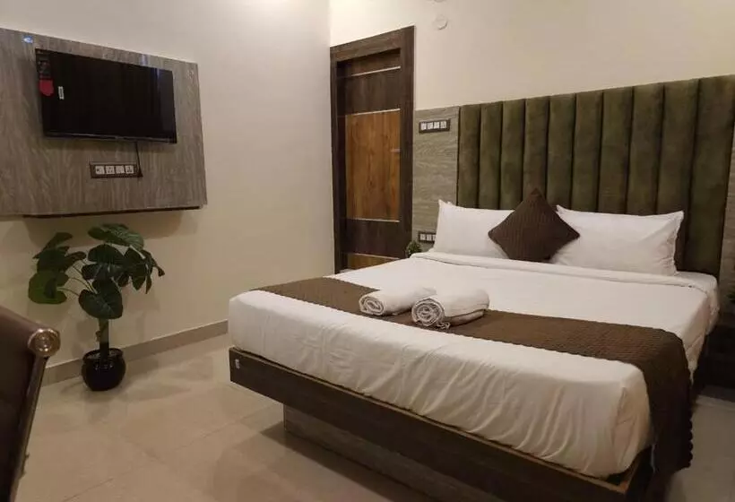 ホテル Sky International  Airport Zone Hyderabad