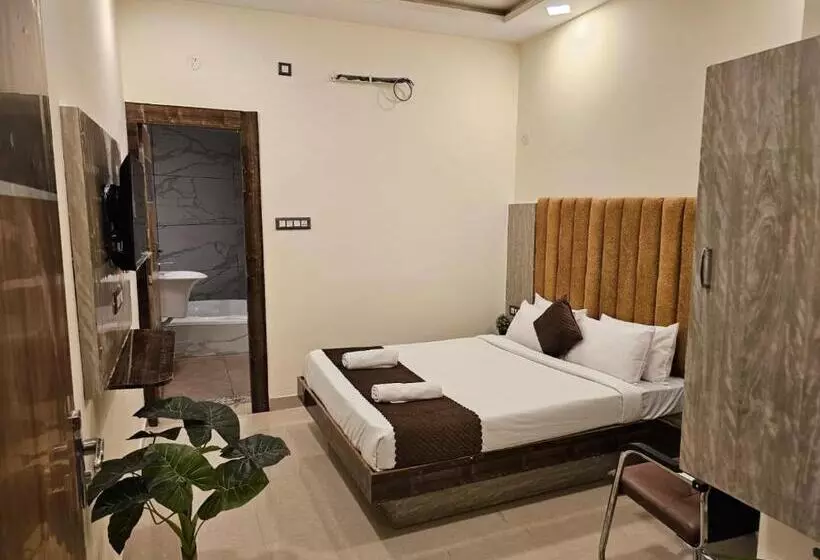 ホテル Sky International  Airport Zone Hyderabad