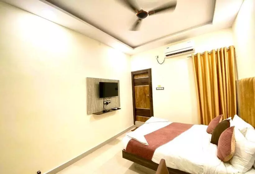 ホテル Sky International  Airport Zone Hyderabad