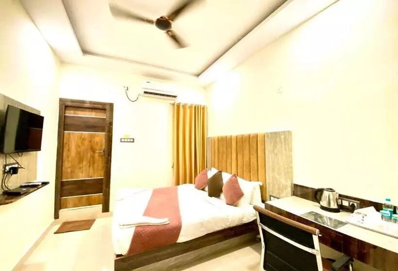 ホテル Sky International  Airport Zone Hyderabad