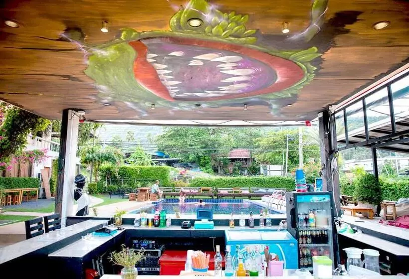ホテル Wet! A Pool Party Hostel By Wild & Wandering