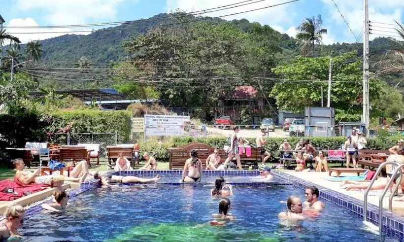 ホテル Wet! A Pool Party Hostel By Wild & Wandering