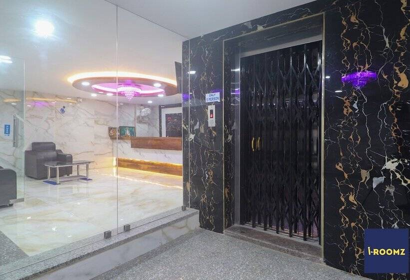 Iroomz Hotel Apoorva