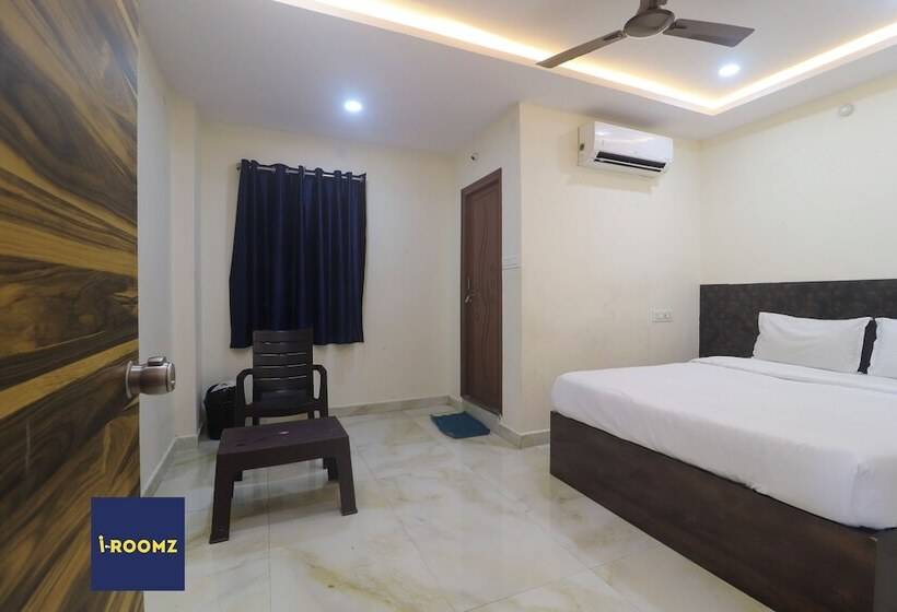 Iroomz Hotel Apoorva