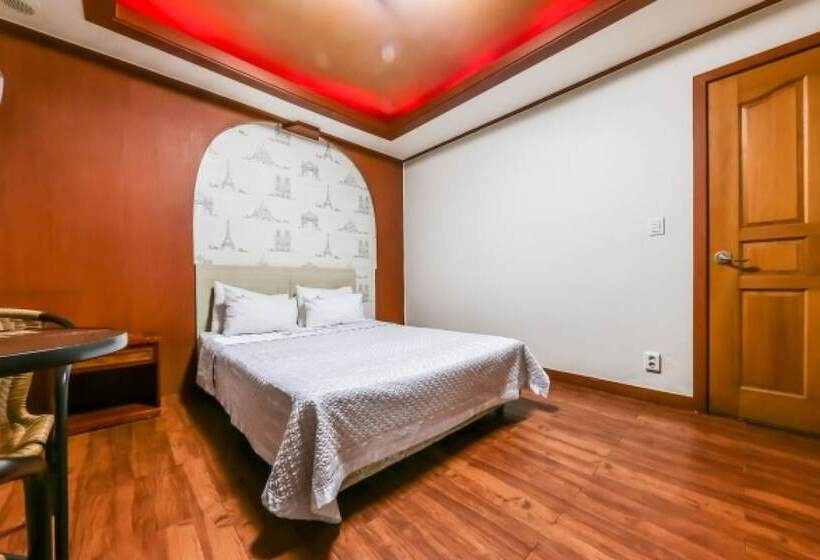 Motel Boryeong Grand