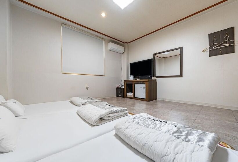 מוטל Chuncheon Manhattan