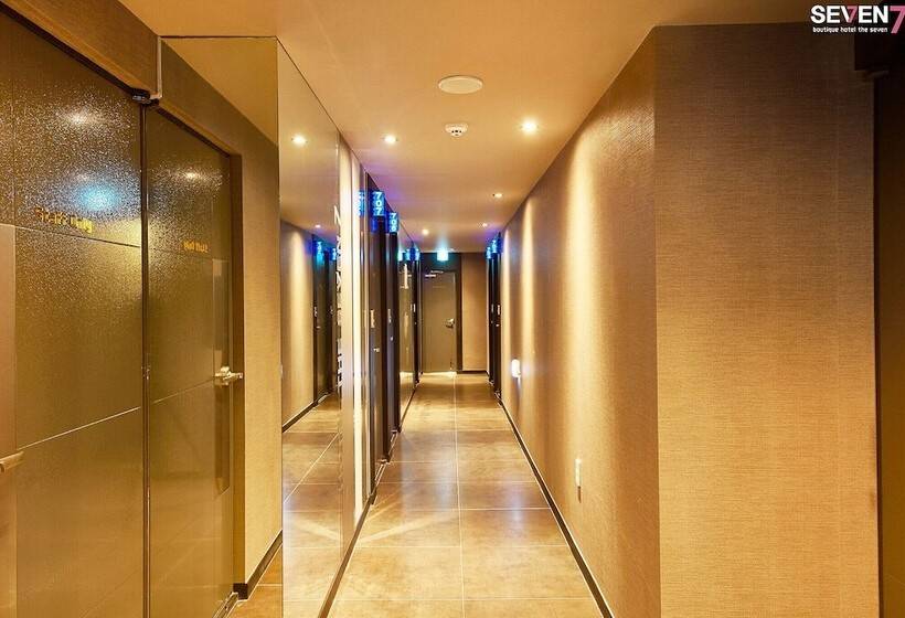Motel Jinju Hotel Seven