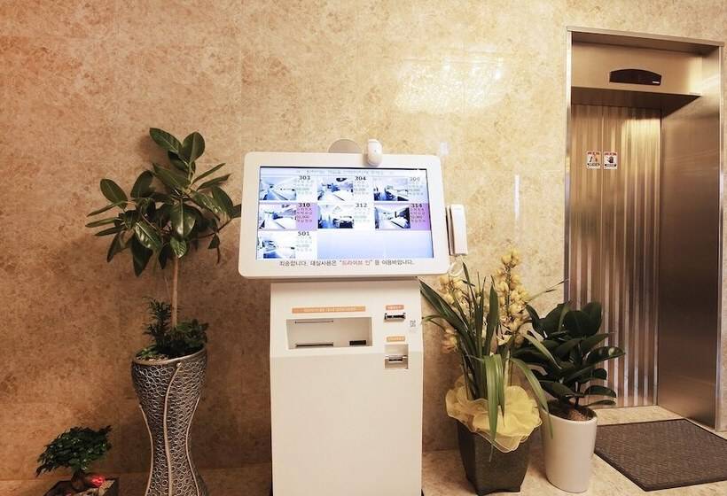 מוטל Muan Hotel The K