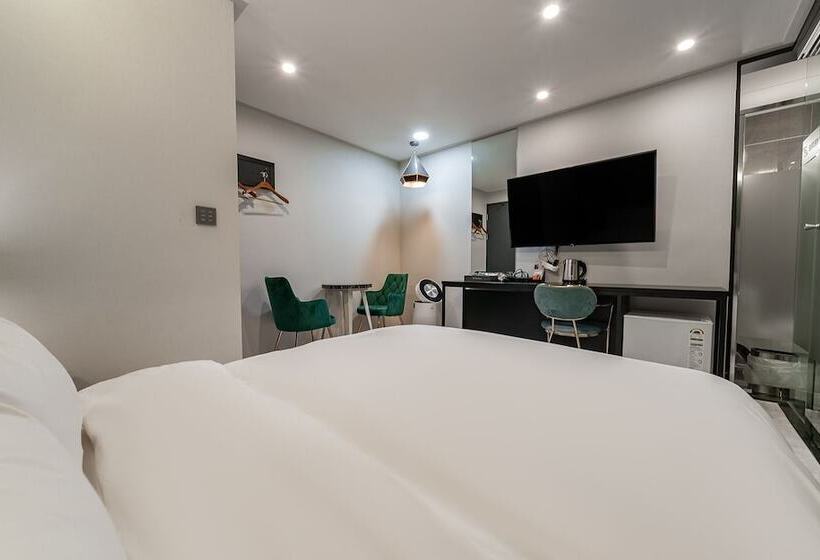 Motel Dongdaemun Saturn