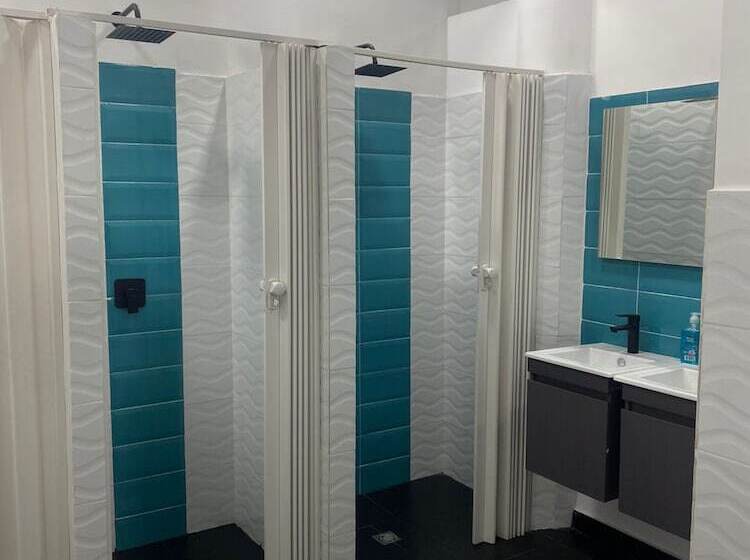 هاستل Hostal Caps San Diego