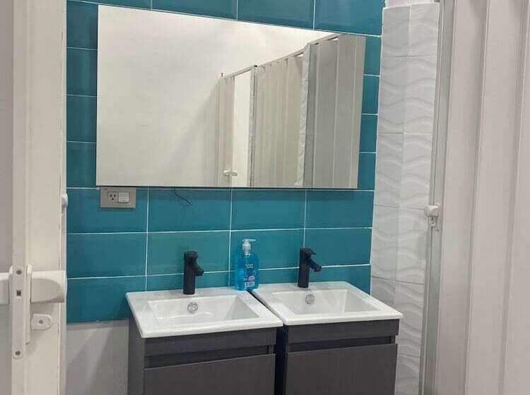 هاستل Hostal Caps San Diego