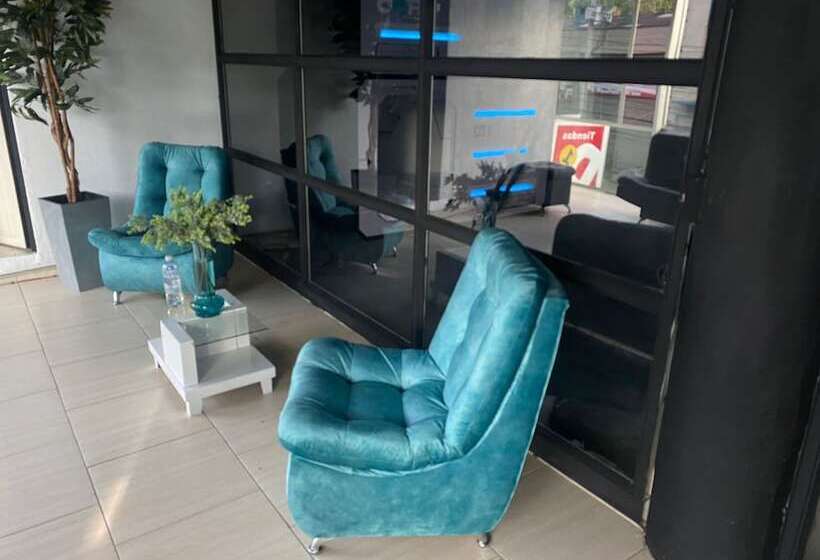 هاستل Hostal Caps San Diego