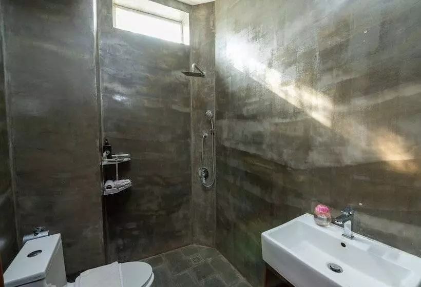 تختخواب و صبحانه Victoria Central Residence