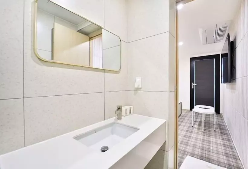 Brown Dot Hotel Yeongdo Daegyo