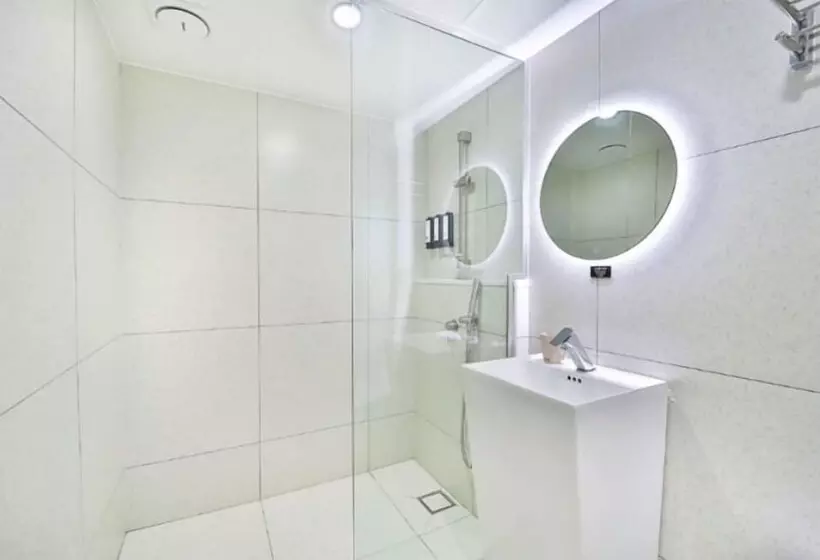 Brown Dot Hotel Yeongdo Daegyo