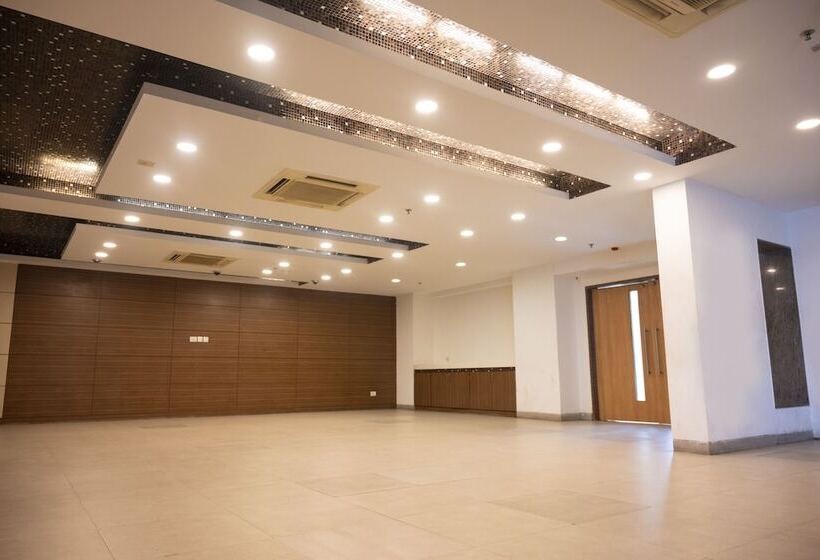 Goroomgo Indeedcare Hotel & Resorts Kolkata