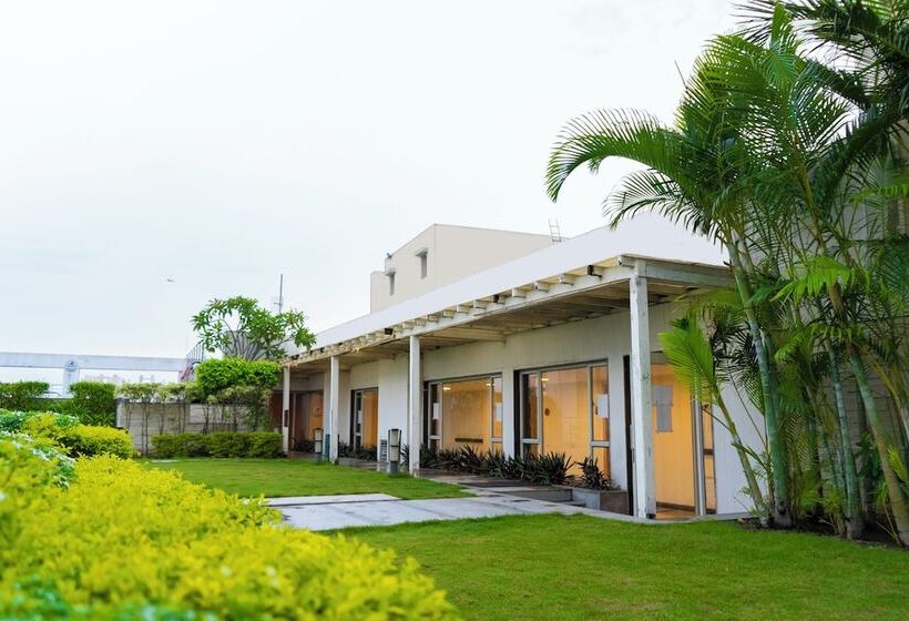 Goroomgo Indeedcare Hotel & Resorts Kolkata