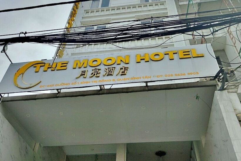 Hanz The Moon Hotel 2