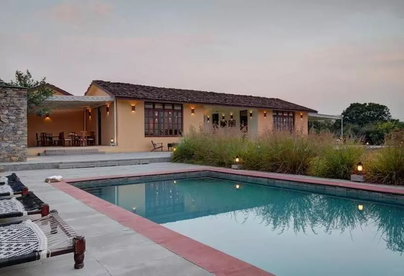 ホテル Bijapur Lodge