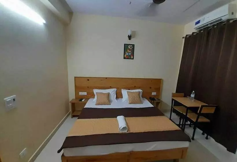 هتل Krishna Rishikesh