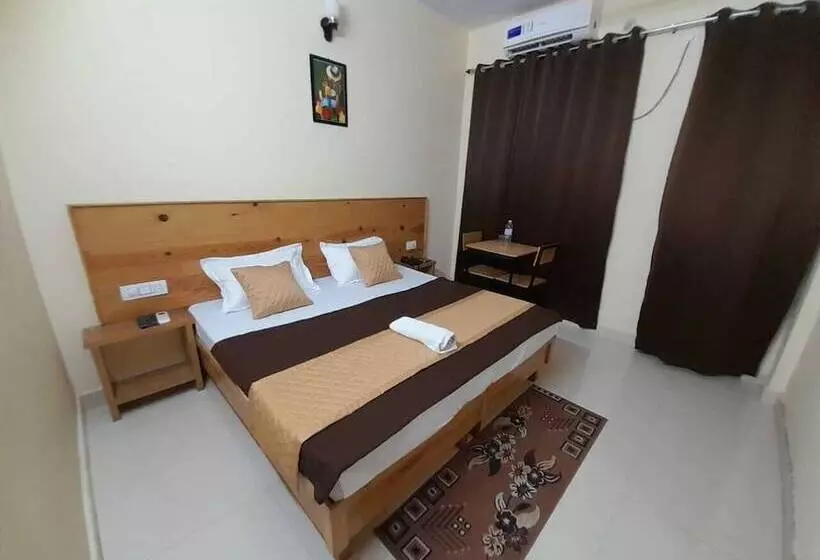هتل Krishna Rishikesh