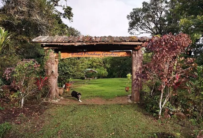 Hotelli Mountain Lodge Chetica