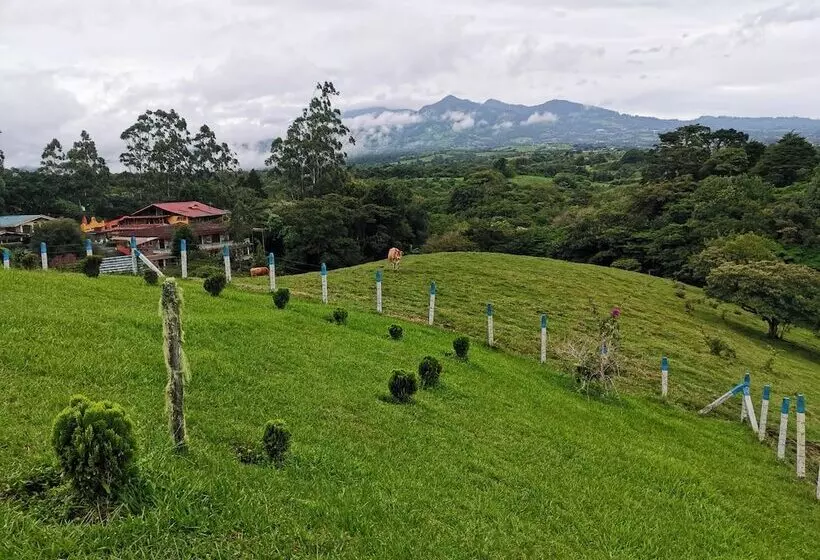 Hotelli Mountain Lodge Chetica