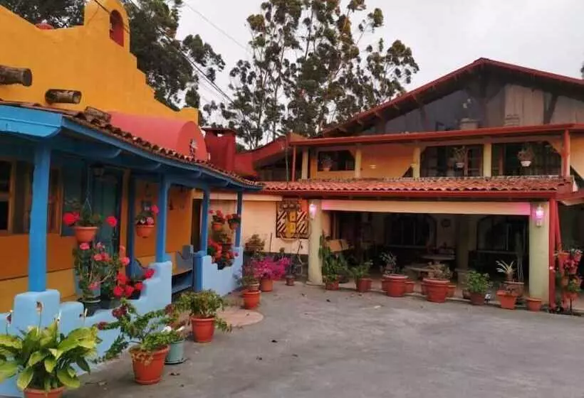 Hotelli Mountain Lodge Chetica