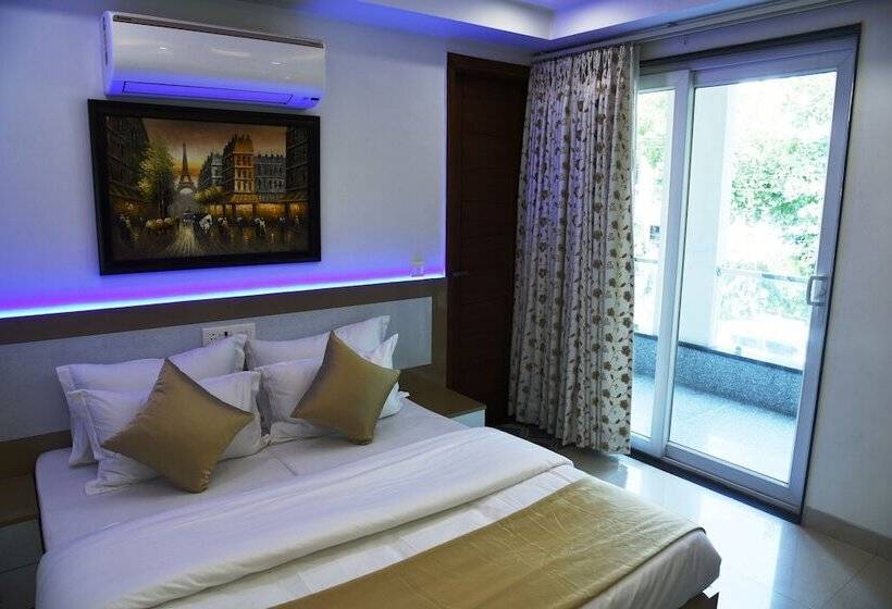 Otel Pacific Inn Sec. 46