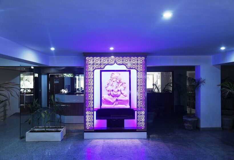 Otel Pacific Inn Sec. 46