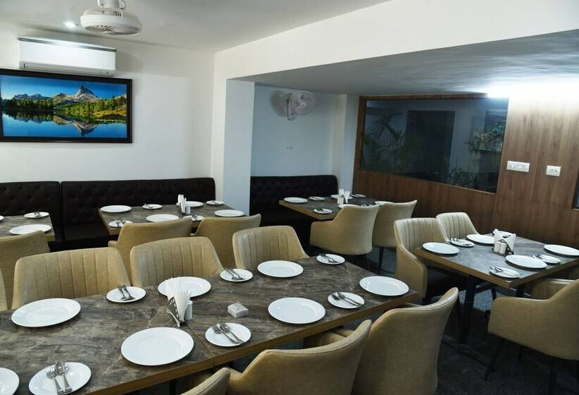 Otel Pacific Inn Sec. 46