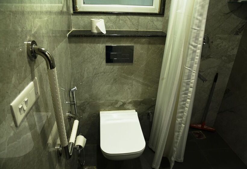 Otel Pacific Inn Sec. 46