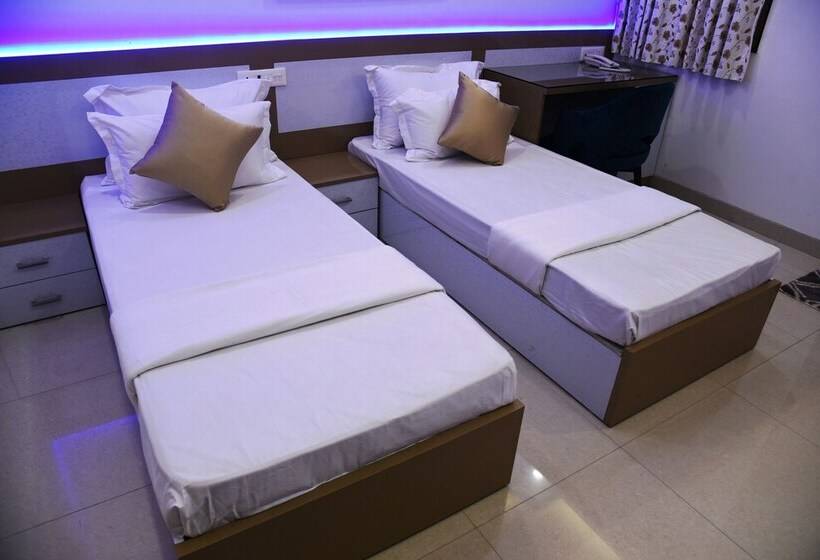 Otel Pacific Inn Sec. 46