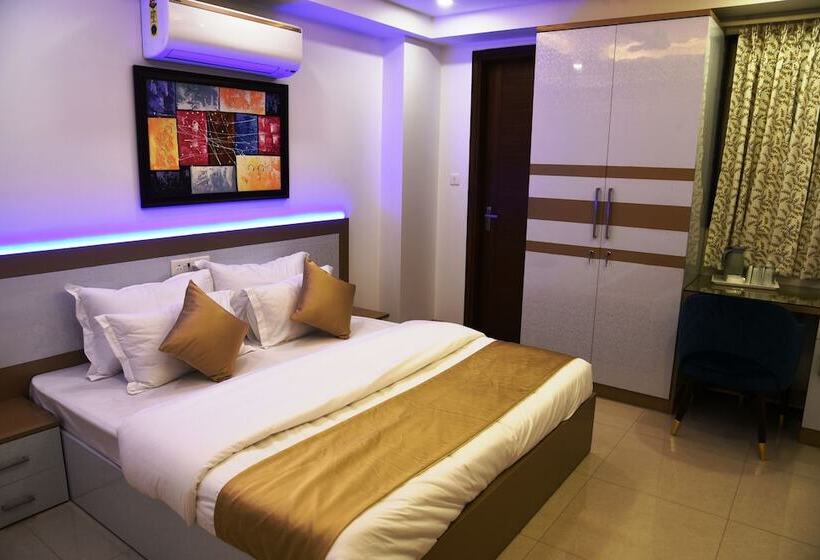 Otel Pacific Inn Sec. 46