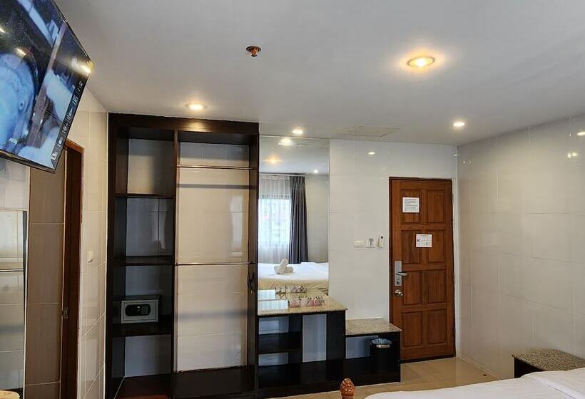 Отель Patong Dynasty Royal