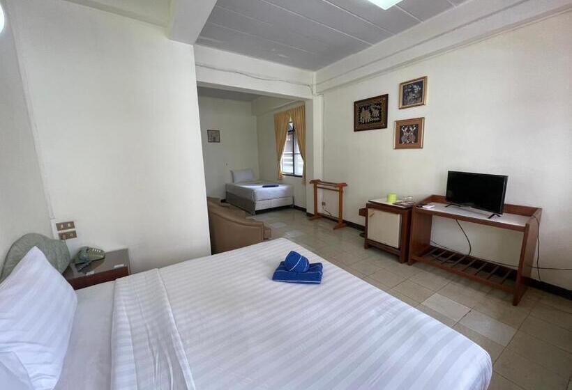 בית מלון כפרי Residence Inn Pattaya