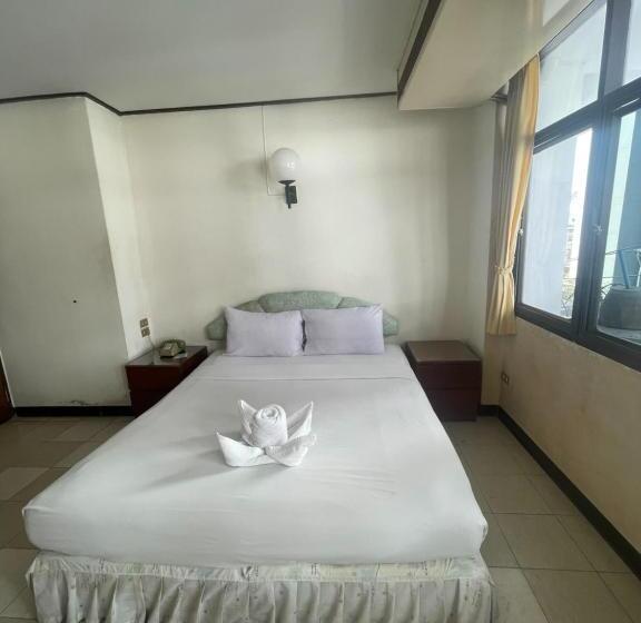 בית מלון כפרי Residence Inn Pattaya