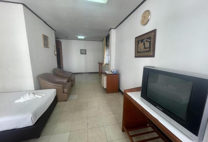 בית מלון כפרי Residence Inn Pattaya