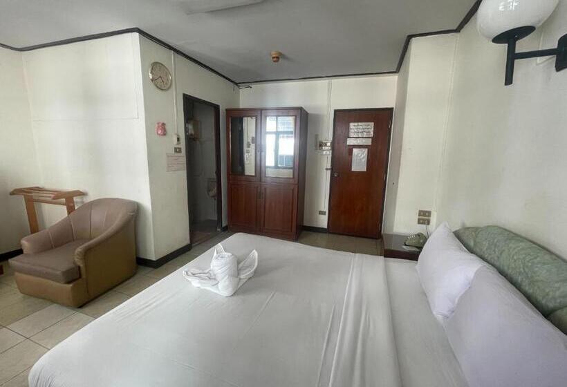 בית מלון כפרי Residence Inn Pattaya