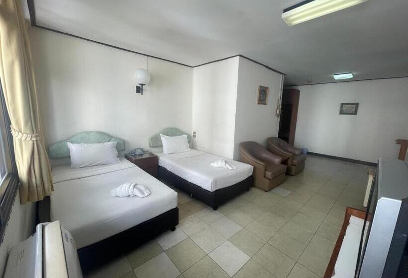 בית מלון כפרי Residence Inn Pattaya