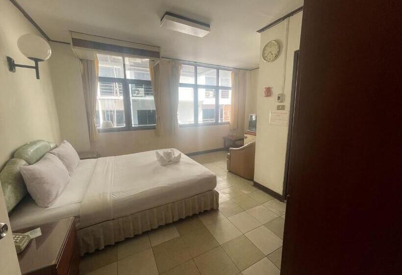 בית מלון כפרי Residence Inn Pattaya