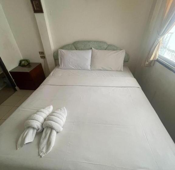 בית מלון כפרי Residence Inn Pattaya